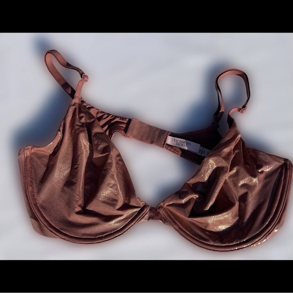 NWOT Unlined Plunge Bra